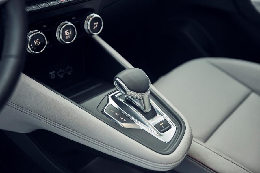 Детали интерьера Renault Captur Initiale Paris 2019 года  (WW) (фото 35 из 42)